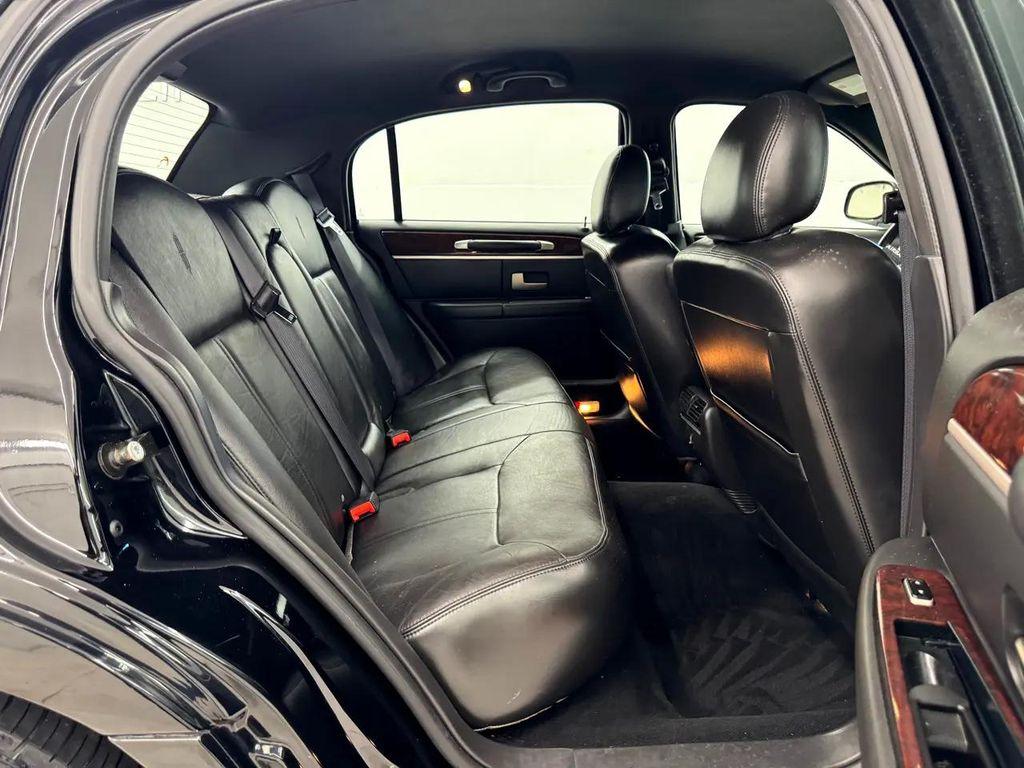 used 2008 Lincoln Town Car car, priced at $11,995