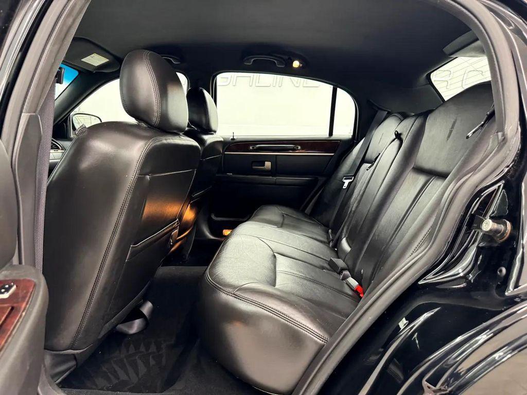 used 2008 Lincoln Town Car car, priced at $11,995
