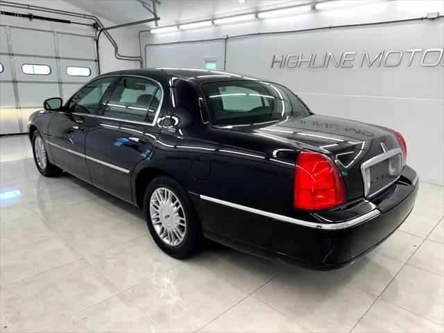 used 2008 Lincoln Town Car car, priced at $11,995