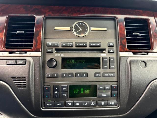 used 2008 Lincoln Town Car car, priced at $11,995