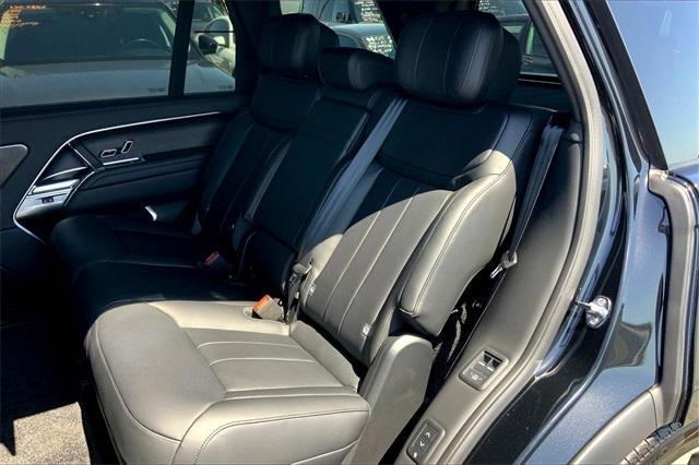 new 2025 Land Rover Range Rover car, priced at $181,275