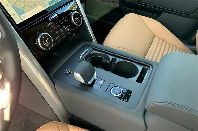 new 2025 Land Rover Discovery car, priced at $80,525