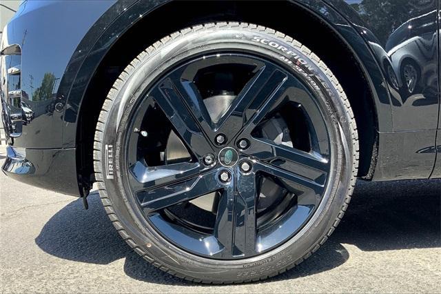 new 2025 Land Rover Discovery car, priced at $77,278