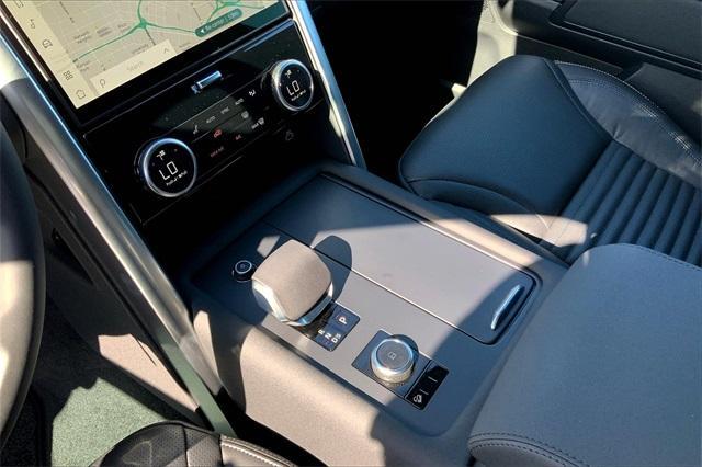 new 2025 Land Rover Discovery car, priced at $64,718