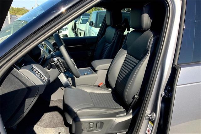 new 2025 Land Rover Discovery car, priced at $64,718
