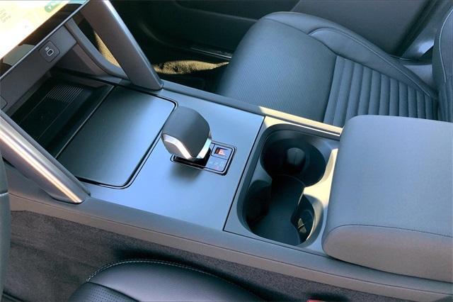 new 2025 Land Rover Discovery Sport car, priced at $56,818