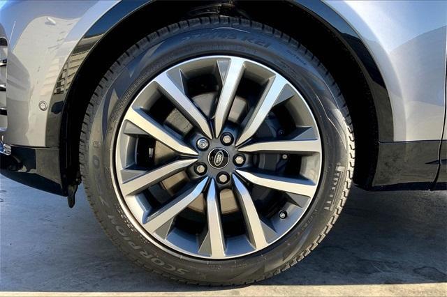 new 2025 Land Rover Discovery car, priced at $75,168