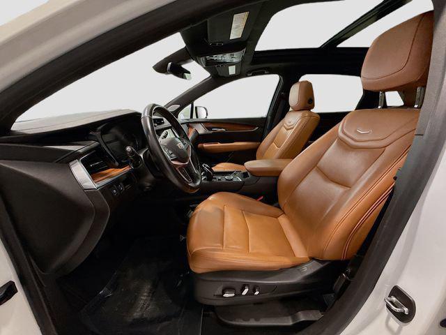 used 2022 Cadillac XT5 car, priced at $31,880