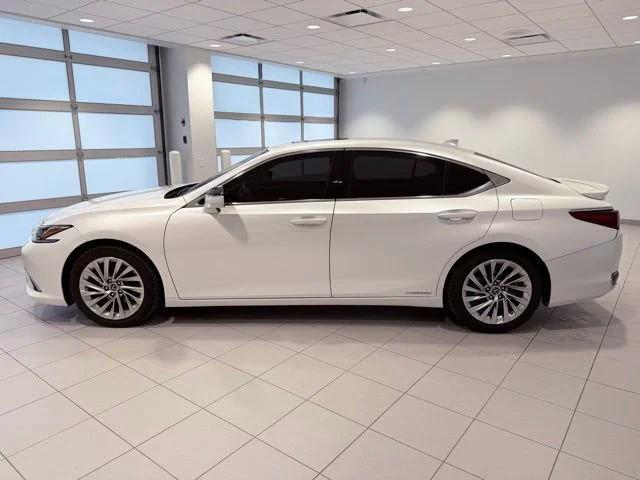 used 2021 Lexus ES 300h car, priced at $33,680