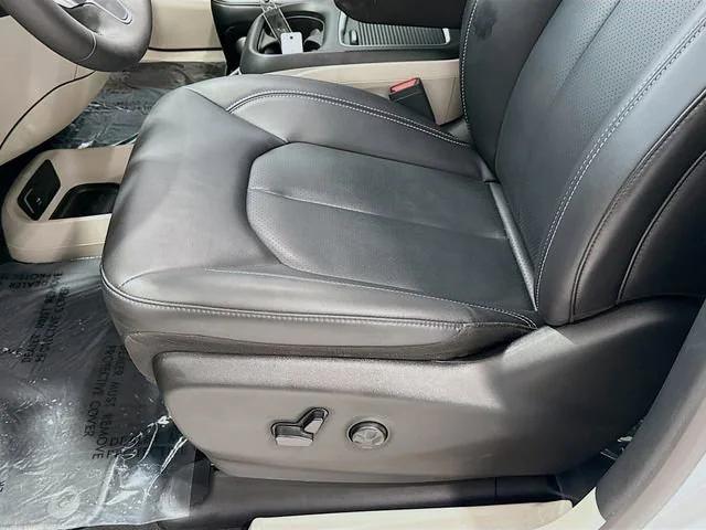 used 2024 Chrysler Pacifica car, priced at $33,580