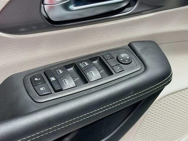 used 2023 Chrysler Pacifica car, priced at $25,990
