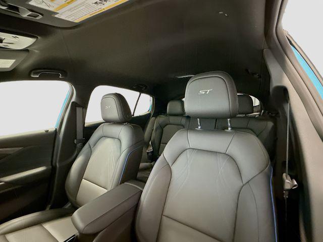 new 2025 Buick Envista car, priced at $26,566