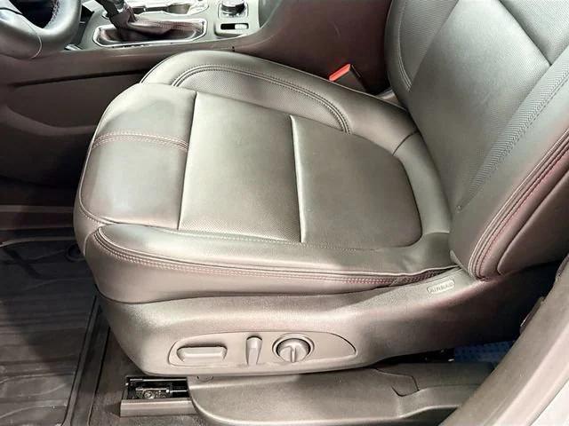 used 2023 Chevrolet Traverse car, priced at $37,890