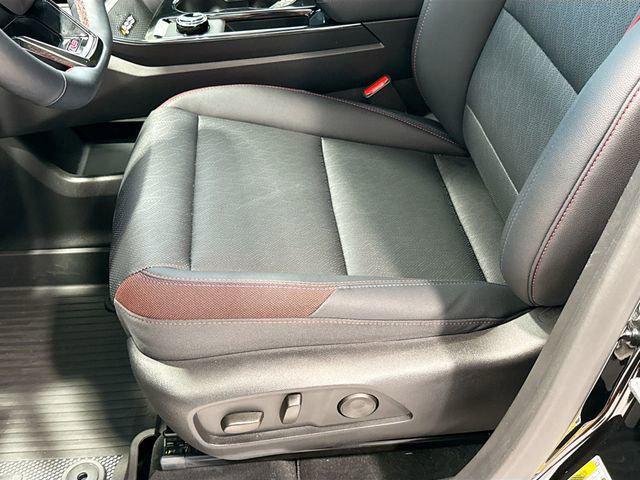 used 2025 Chevrolet Equinox car, priced at $32,900