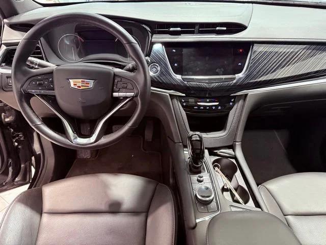 used 2024 Cadillac XT6 car, priced at $48,295