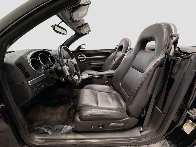 used 2004 Chevrolet SSR car, priced at $20,895