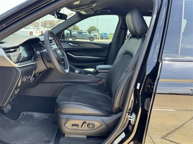 new 2025 Jeep Grand Cherokee L car