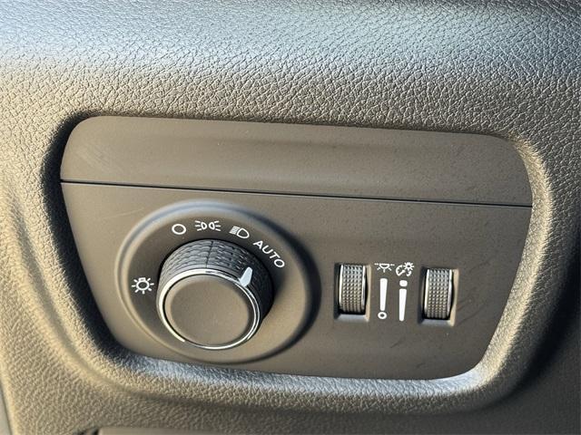 new 2025 Jeep Grand Cherokee L car