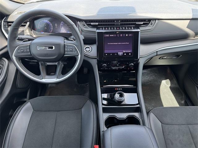 new 2025 Jeep Grand Cherokee L car