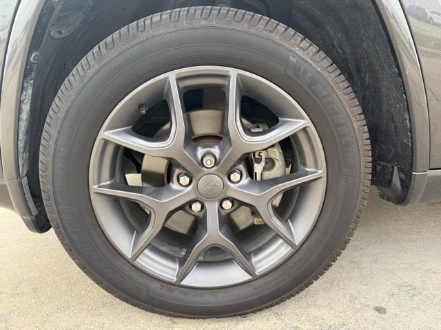 used 2021 Jeep Grand Cherokee car, priced at $25,399