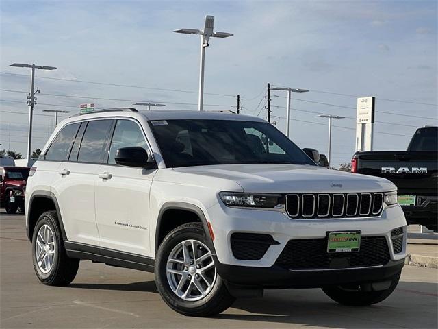 new 2025 Jeep Grand Cherokee car, priced at $33,495