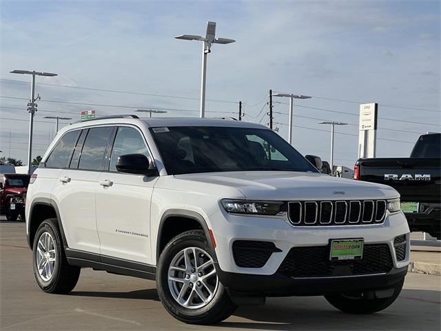 new 2025 Jeep Grand Cherokee car, priced at $33,495