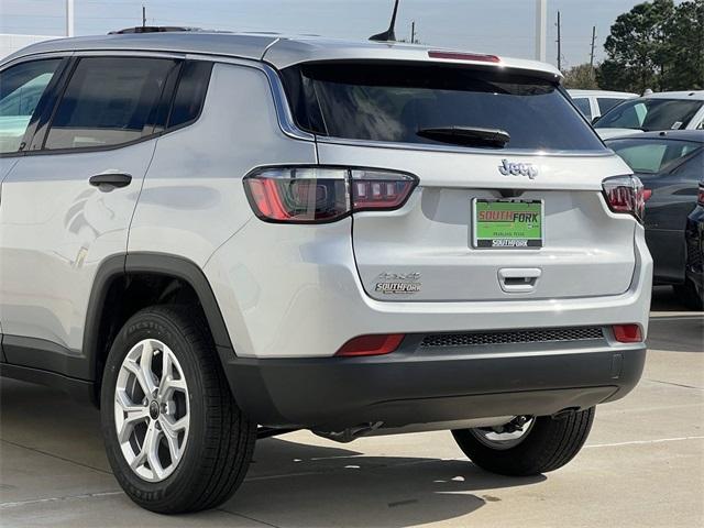 new 2025 Jeep Compass car, priced at $26,999