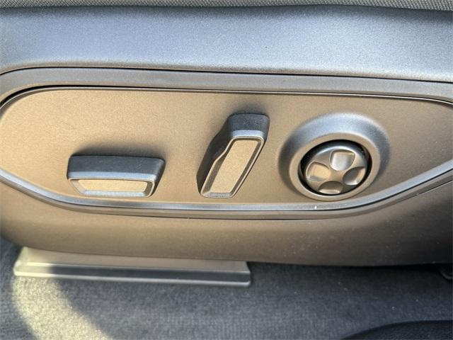 new 2025 Jeep Grand Cherokee L car, priced at $39,730