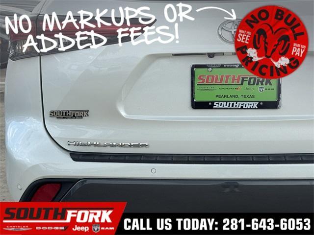 used 2022 Toyota Highlander car, priced at $34,497