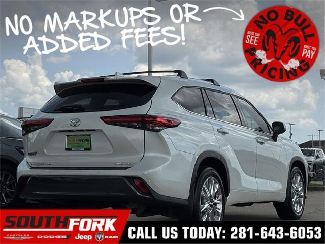 used 2022 Toyota Highlander car, priced at $34,497
