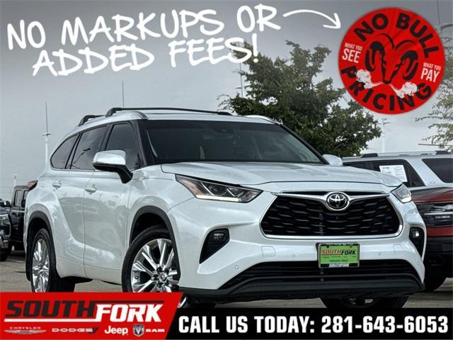 used 2022 Toyota Highlander car, priced at $34,497