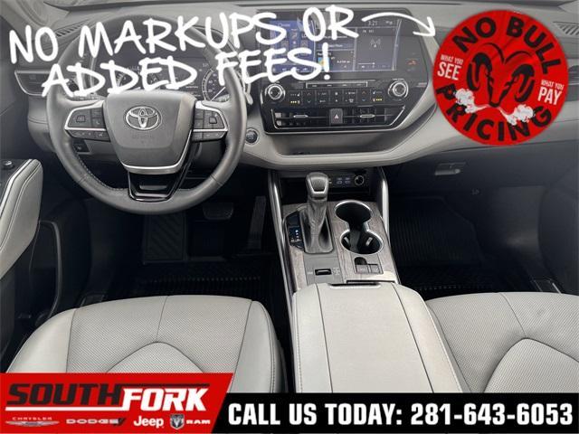 used 2022 Toyota Highlander car, priced at $34,497