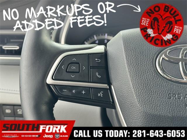 used 2022 Toyota Highlander car, priced at $34,497