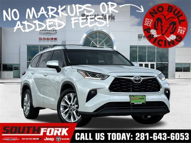used 2022 Toyota Highlander car, priced at $34,497