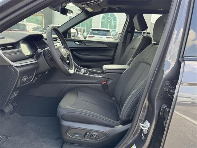 new 2025 Jeep Grand Cherokee L car, priced at $37,856