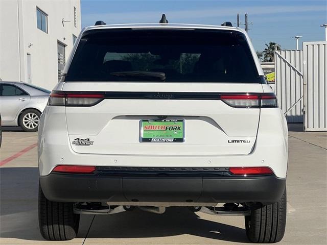 new 2025 Jeep Grand Cherokee car, priced at $43,754