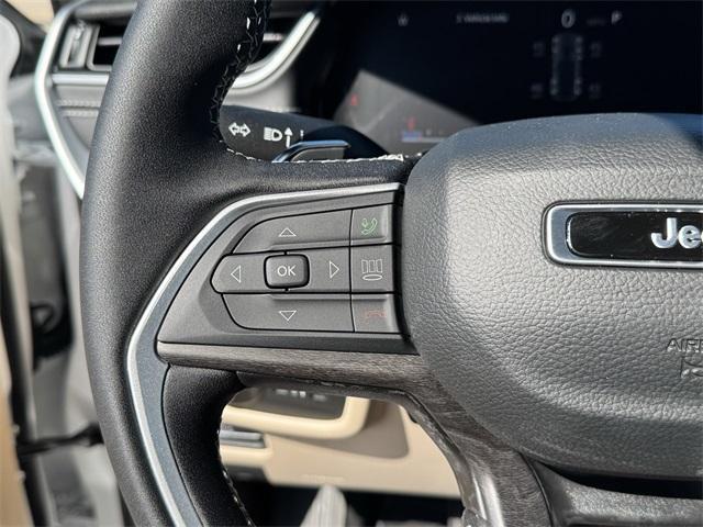 new 2025 Jeep Grand Cherokee car, priced at $47,294