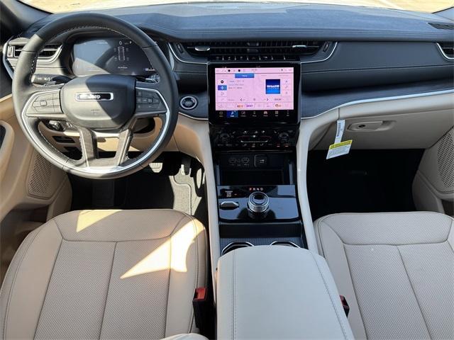 new 2025 Jeep Grand Cherokee car, priced at $47,294
