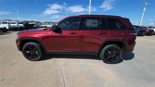new 2024 Jeep Grand Cherokee car, priced at $44,675
