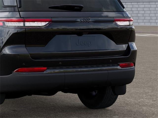 new 2025 Jeep Grand Cherokee car, priced at $44,254