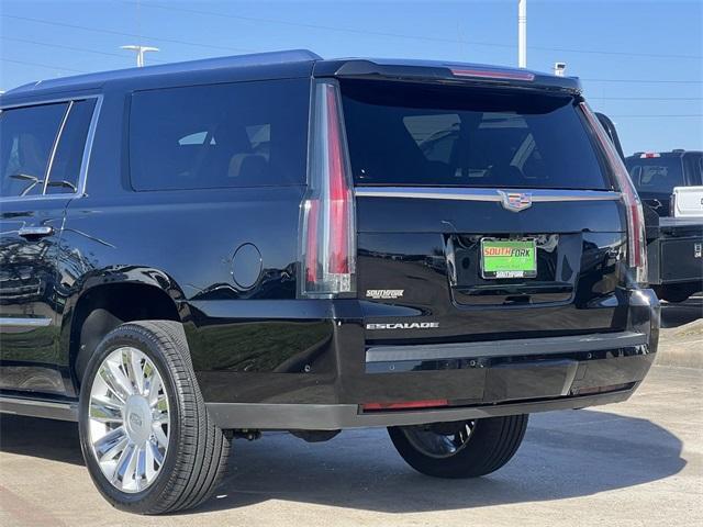 used 2019 Cadillac Escalade ESV car, priced at $40,197