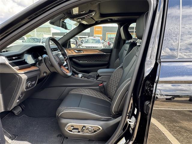 new 2025 Jeep Grand Cherokee car, priced at $66,185