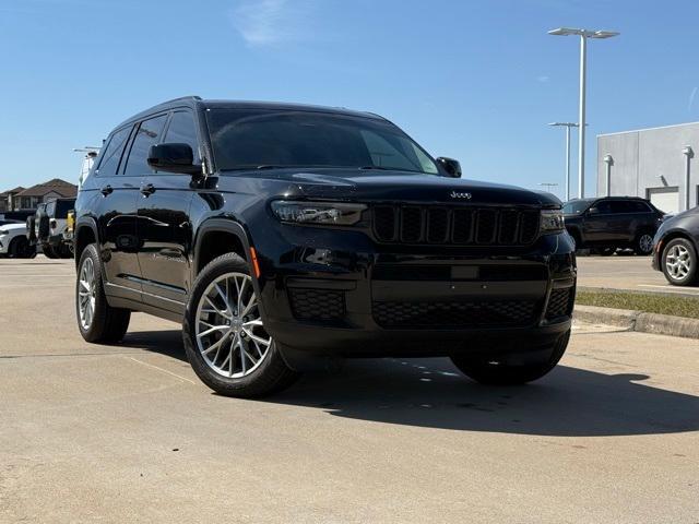 used 2022 Jeep Grand Cherokee L car, priced at $28,799