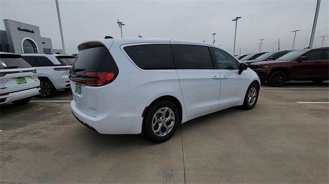 new 2024 Chrysler Pacifica car, priced at $49,098