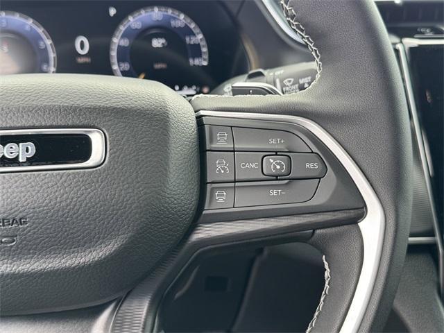 new 2025 Jeep Grand Cherokee car, priced at $38,975