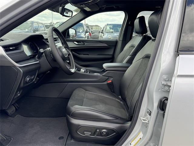 new 2025 Jeep Grand Cherokee car, priced at $38,975