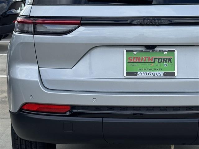 new 2025 Jeep Grand Cherokee car, priced at $38,975