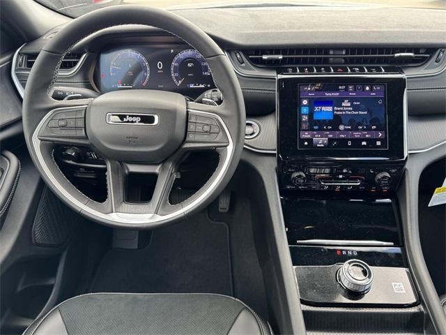 new 2025 Jeep Grand Cherokee car, priced at $38,975
