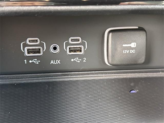 new 2025 Jeep Grand Cherokee car, priced at $38,975