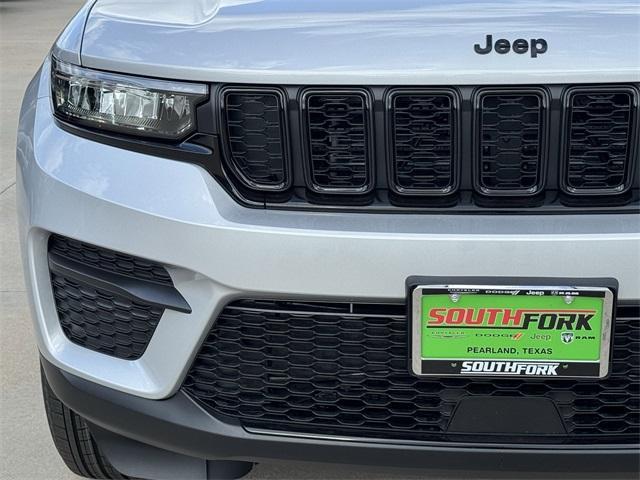 new 2025 Jeep Grand Cherokee car, priced at $38,975